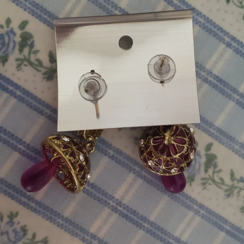 Beautiful Fashion earrings Gold and purple Jhumka Style